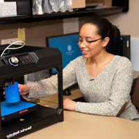 3D打印机专业学生